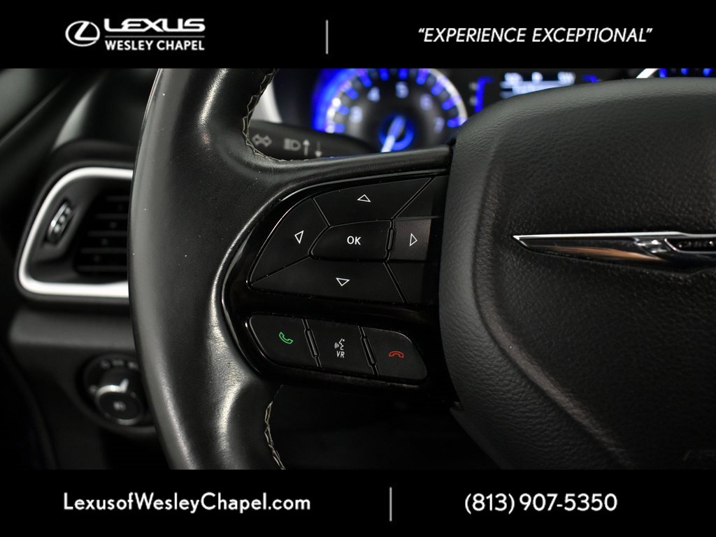 Used 2020 Chrysler Pacifica Touring w/ S Appearance Package image 36