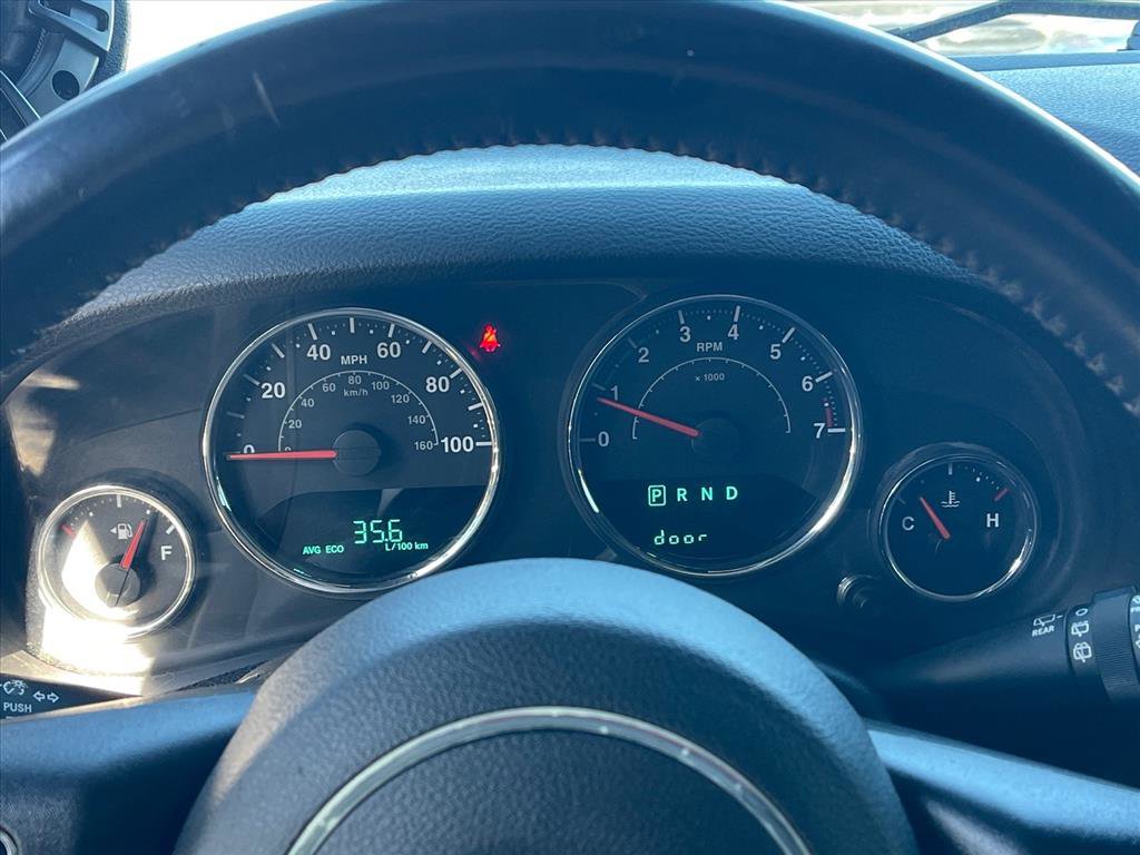 Used 2016 Jeep Wrangler Unlimited Sahara image 4