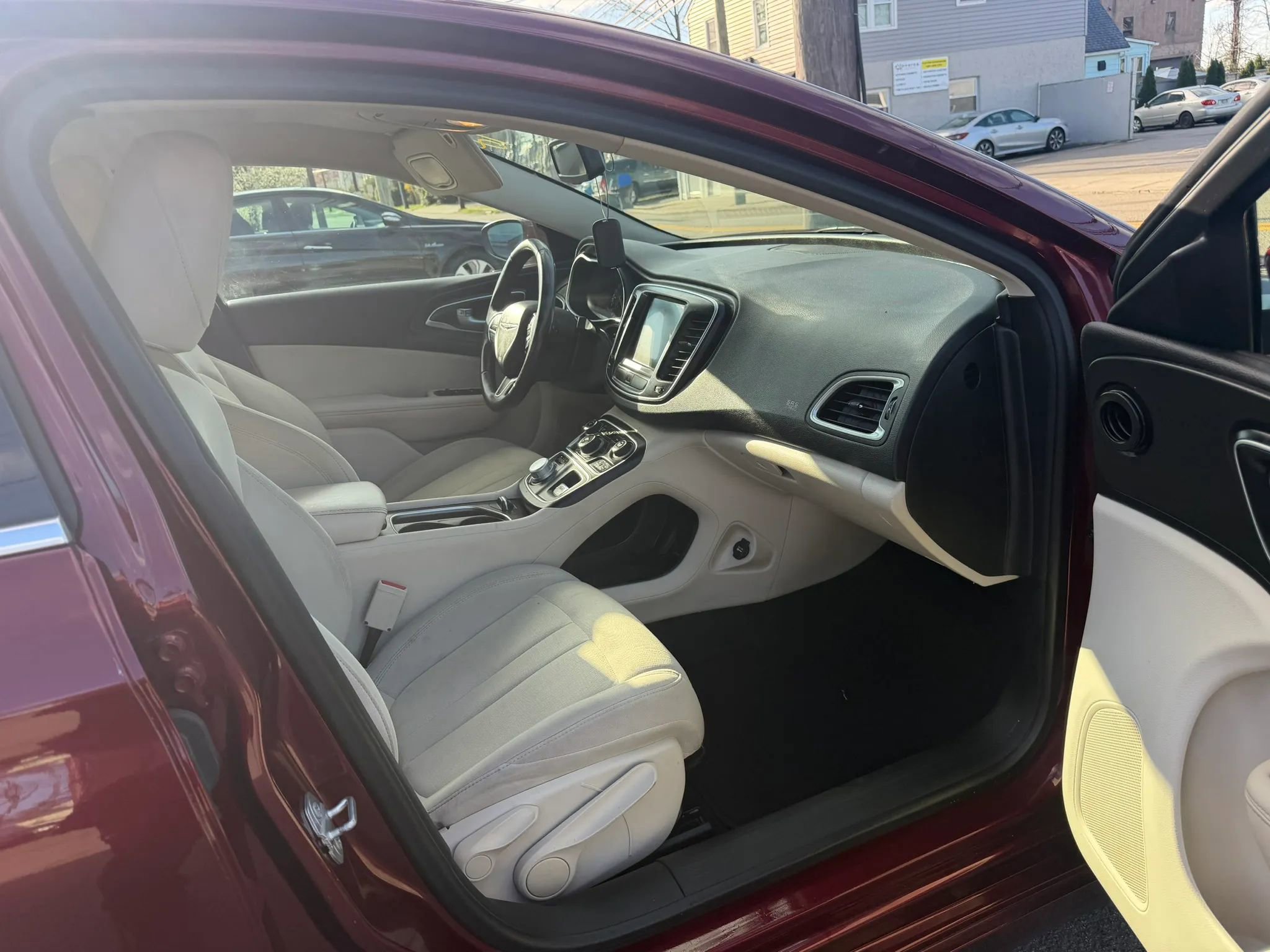 Used 2015 Chrysler 200 Limited w/ Convenience Group image 25