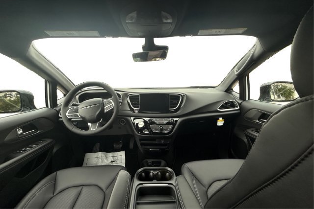 New 2027 Chrysler Pacifica LX FWD image 22