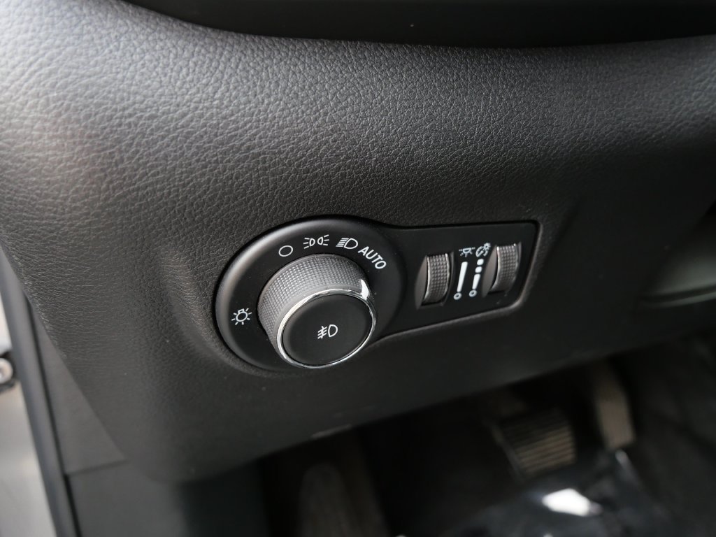 Used 2022 Jeep Compass Latitude w/ Convenience Group AWD/4WD image 18