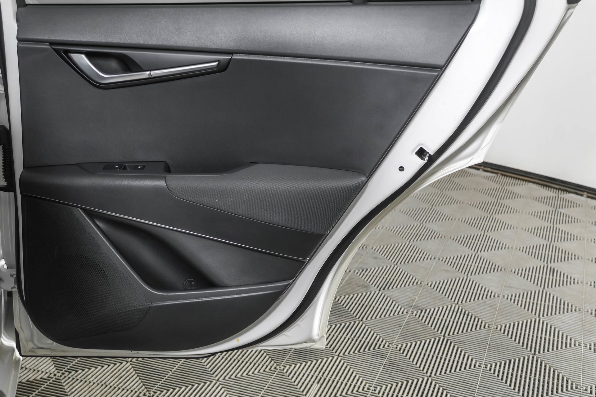 Used 2023 Kia Niro Wave w/ Wave Preserve Package image 45