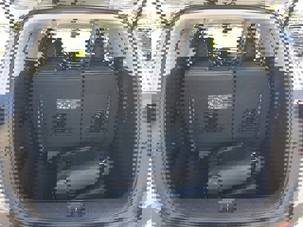 Used 2025 Kia Carnival EX image 29