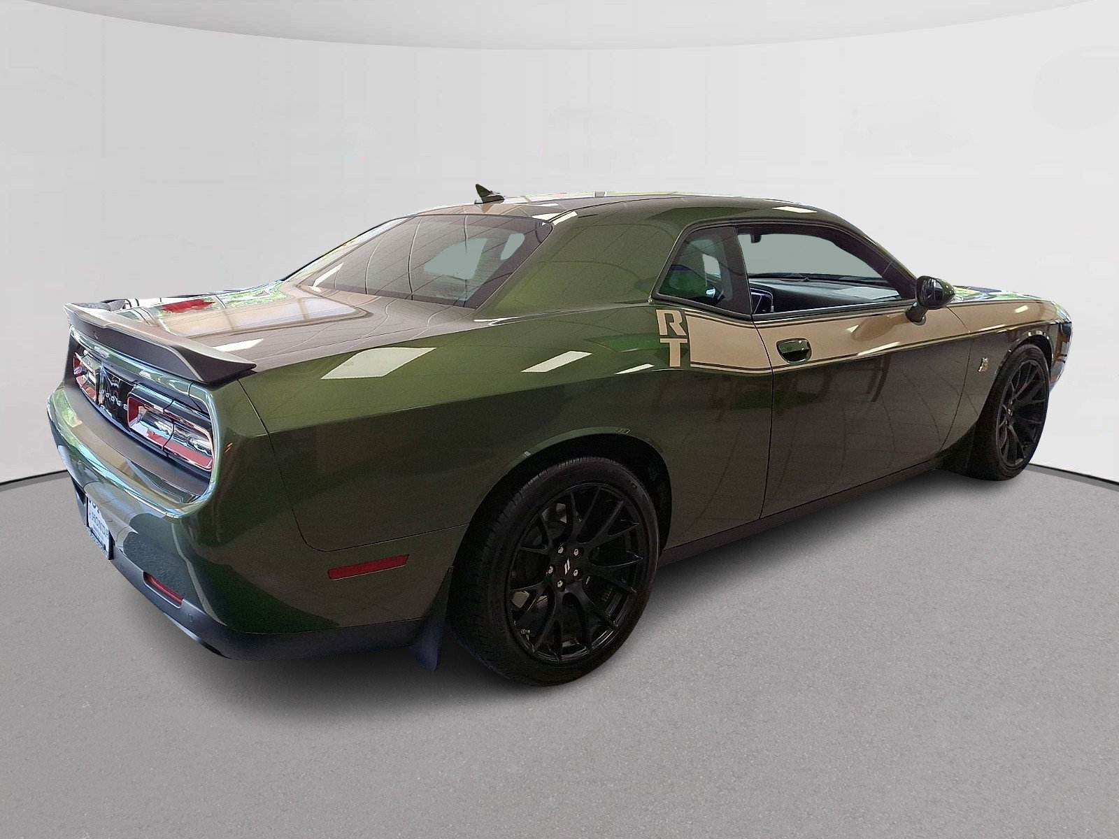 Used 2019 Dodge Challenger R/T Scat Pack w/ Dynamics Package RWD image 10