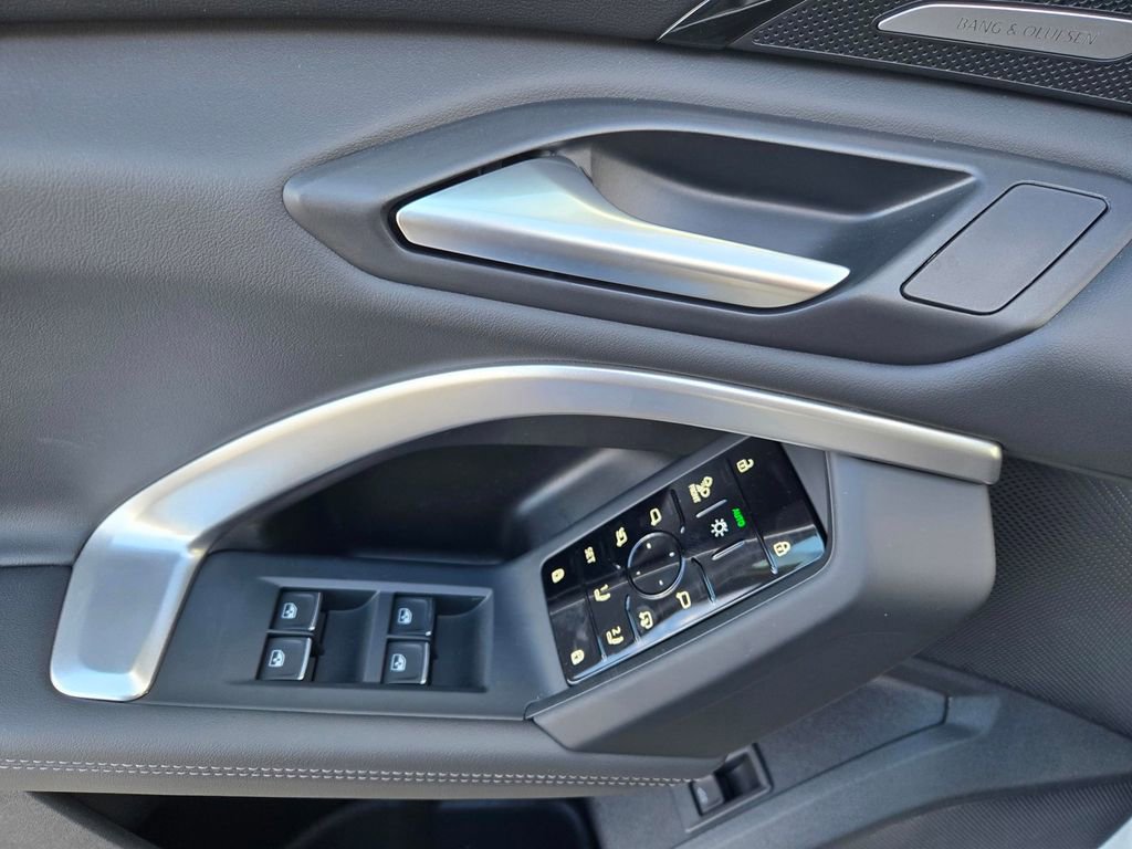New 2025 Audi Q5 Premium Plus image 18