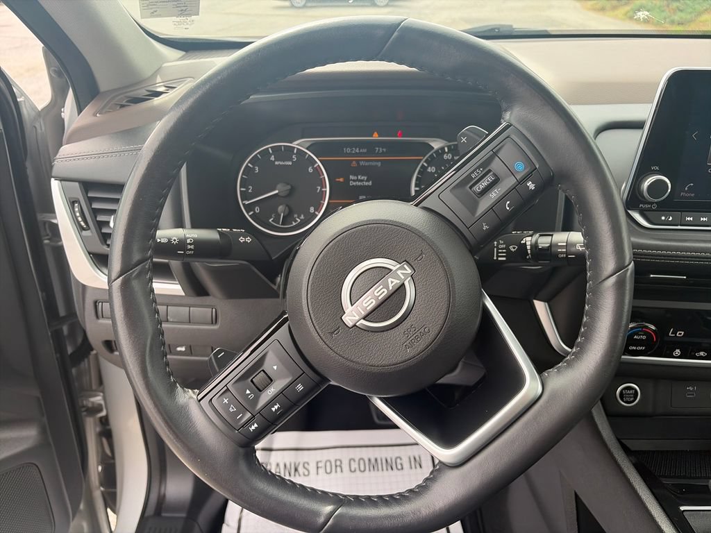 Used 2023 Nissan Rogue SV w/ SV Premium B Package FWD image 15