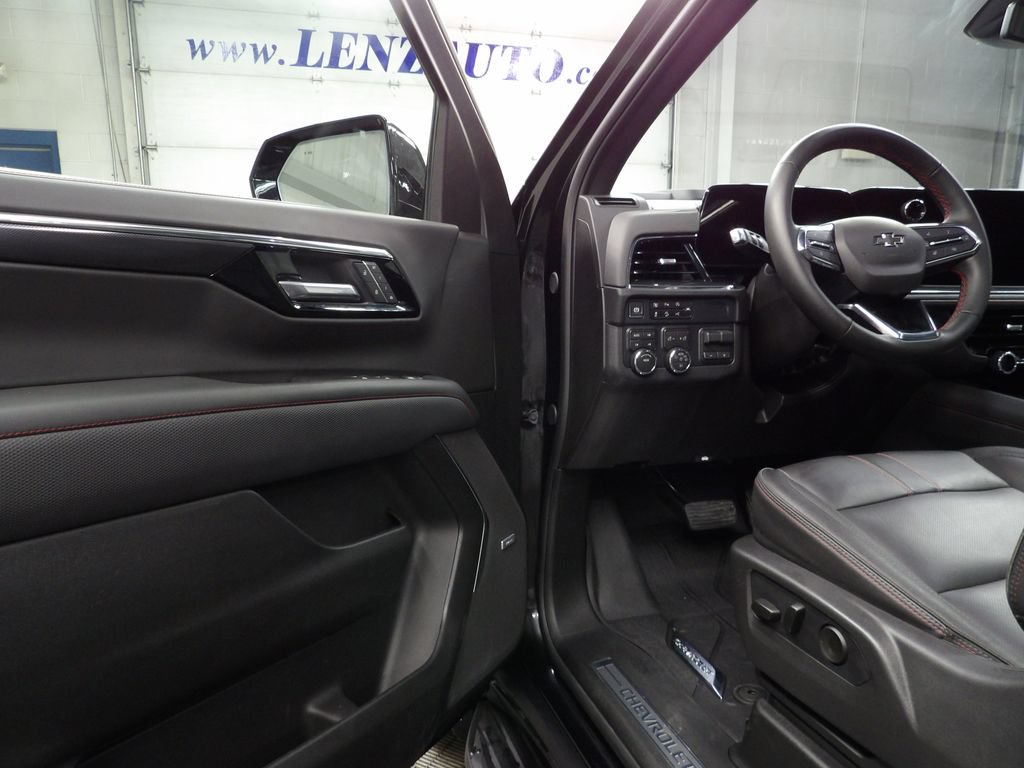 Used 2026 Chevrolet Suburban RST w/ Comfort Package AWD/4WD image 53