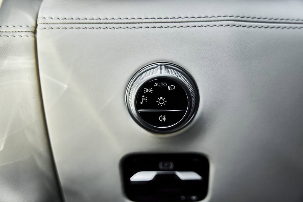 Used 2022 Mercedes-Benz SL 55 AMG 4MATIC image 30