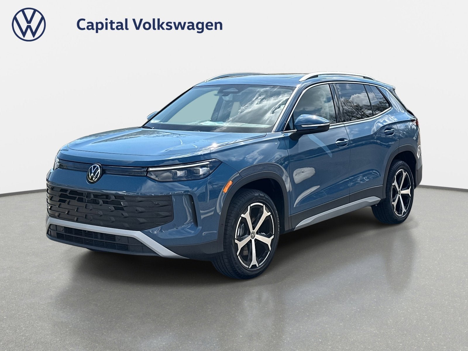 New 2026 Volkswagen Tiguan SE