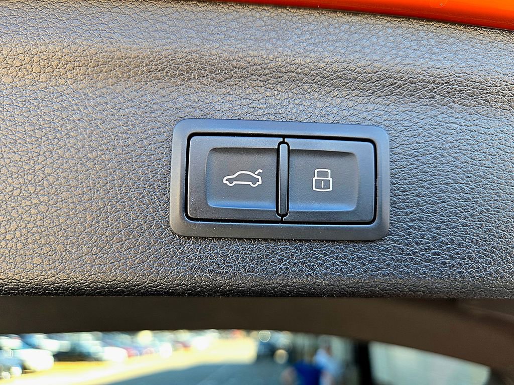 Used 2020 Audi Q3 2.0T Prestige w/ Prestige Package image 29