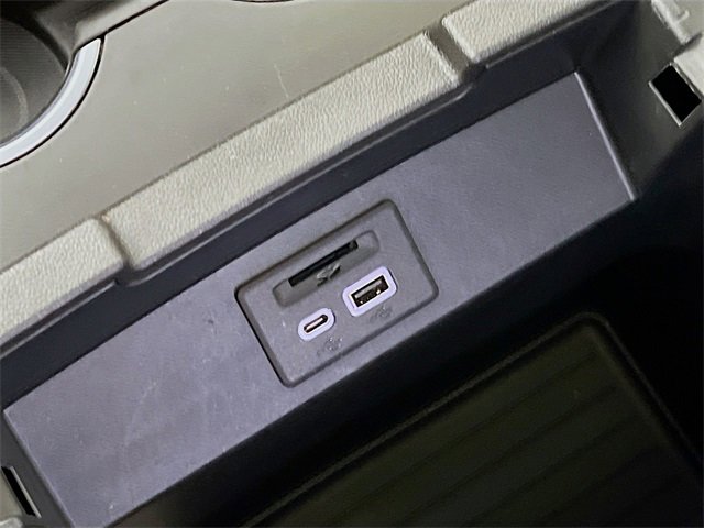 Used 2021 GMC Yukon SLT w/ SLT Luxury Package image 36