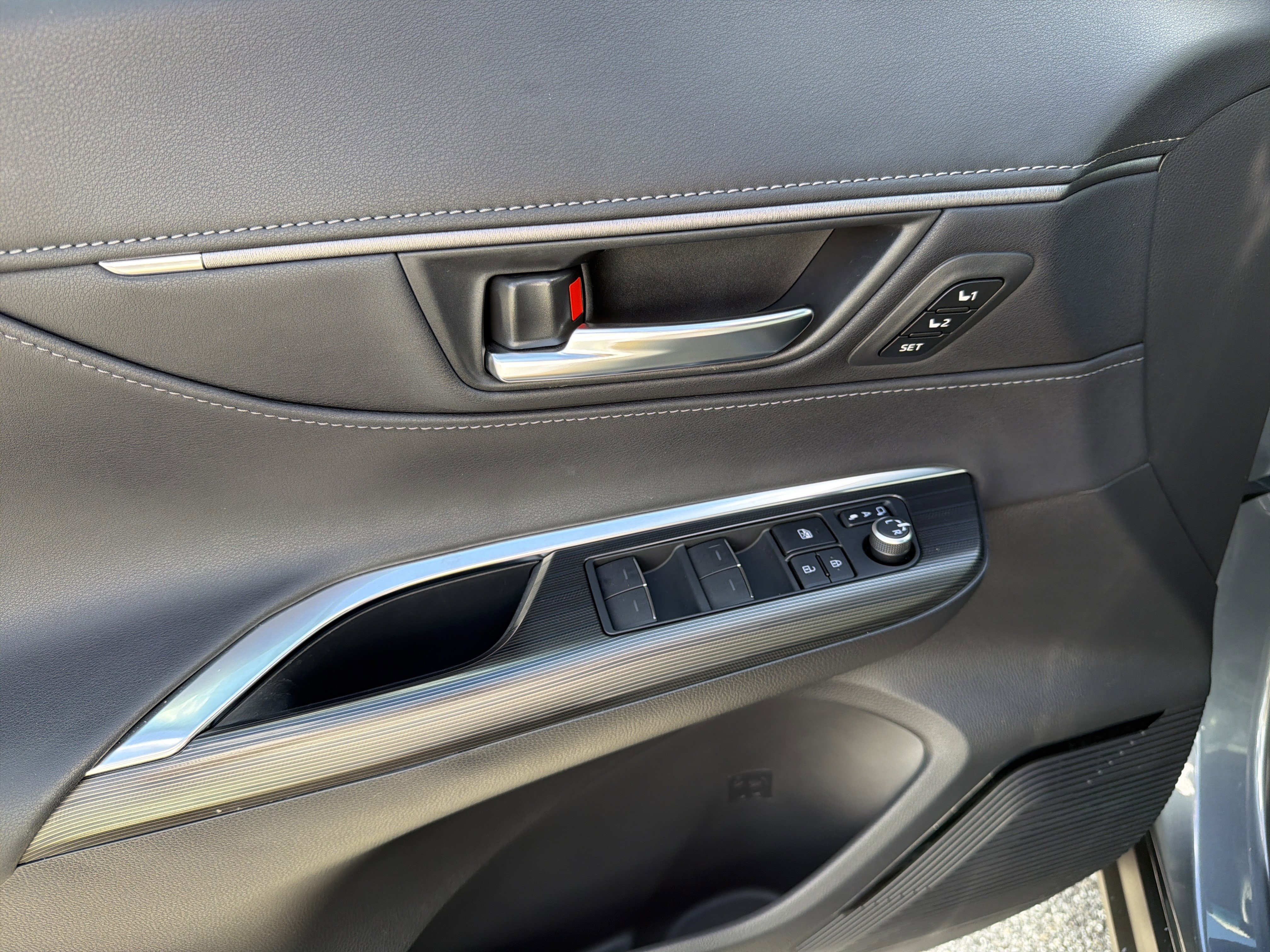 Certified 2021 Toyota Venza XLE w/ Softex Package image 22