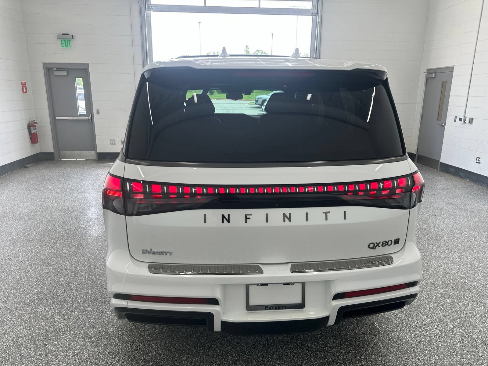Used 2026 INFINITI QX80 Autograph w/ Premium Cargo Package AWD/4WD image 7