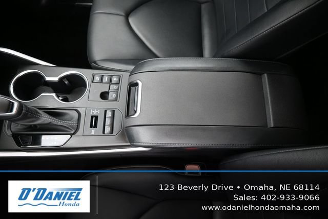 Used 2023 Toyota Highlander XLE AWD/4WD image 34