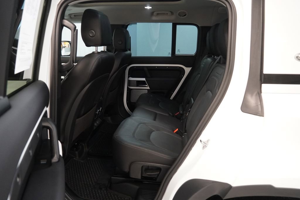 Used 2024 Land Rover Defender 130 S image 21