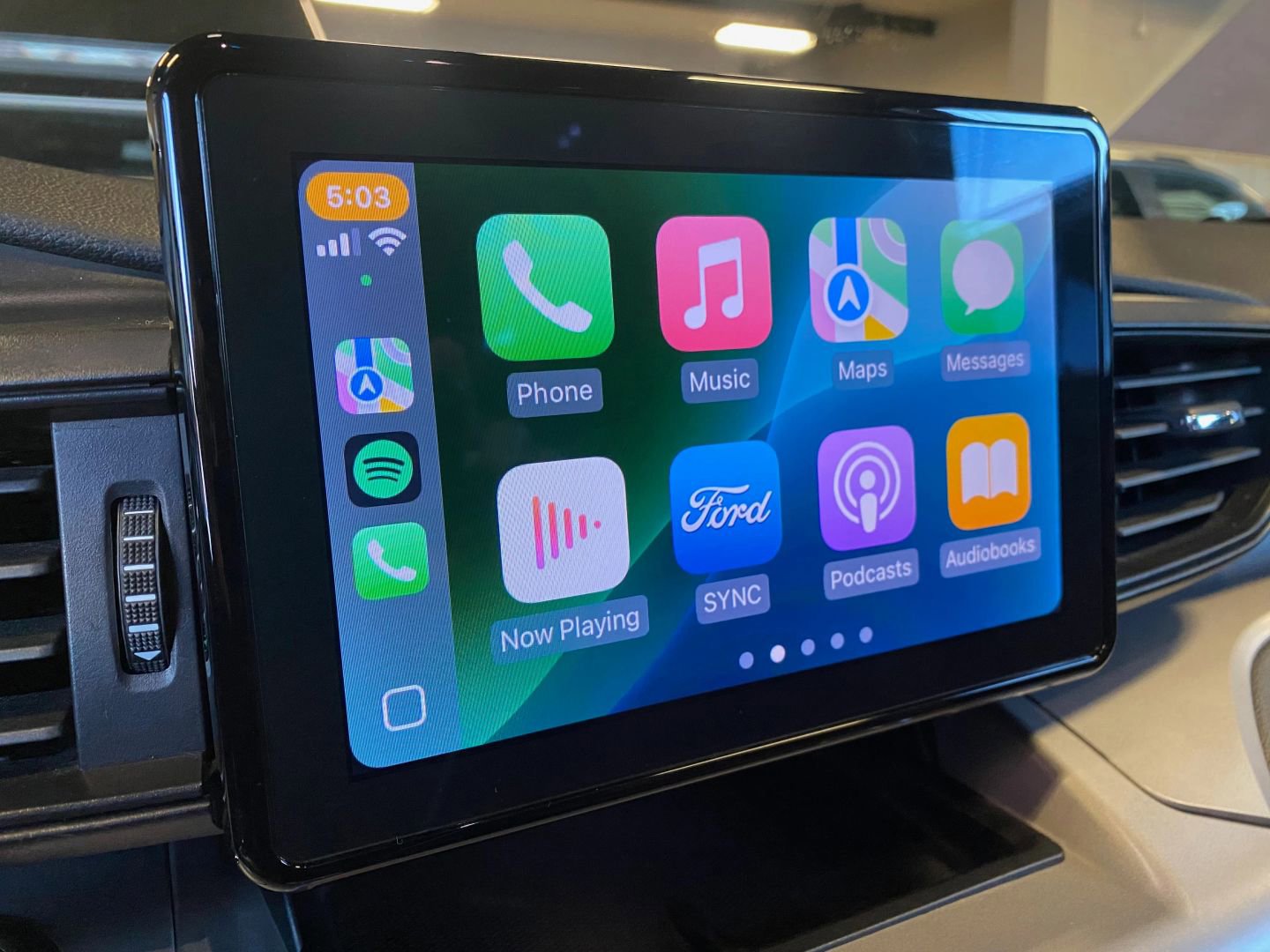 Used 2023 Ford Explorer XLT image 22