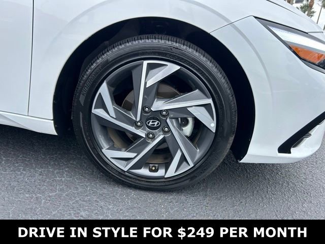Used 2025 Hyundai Elantra SEL image 8