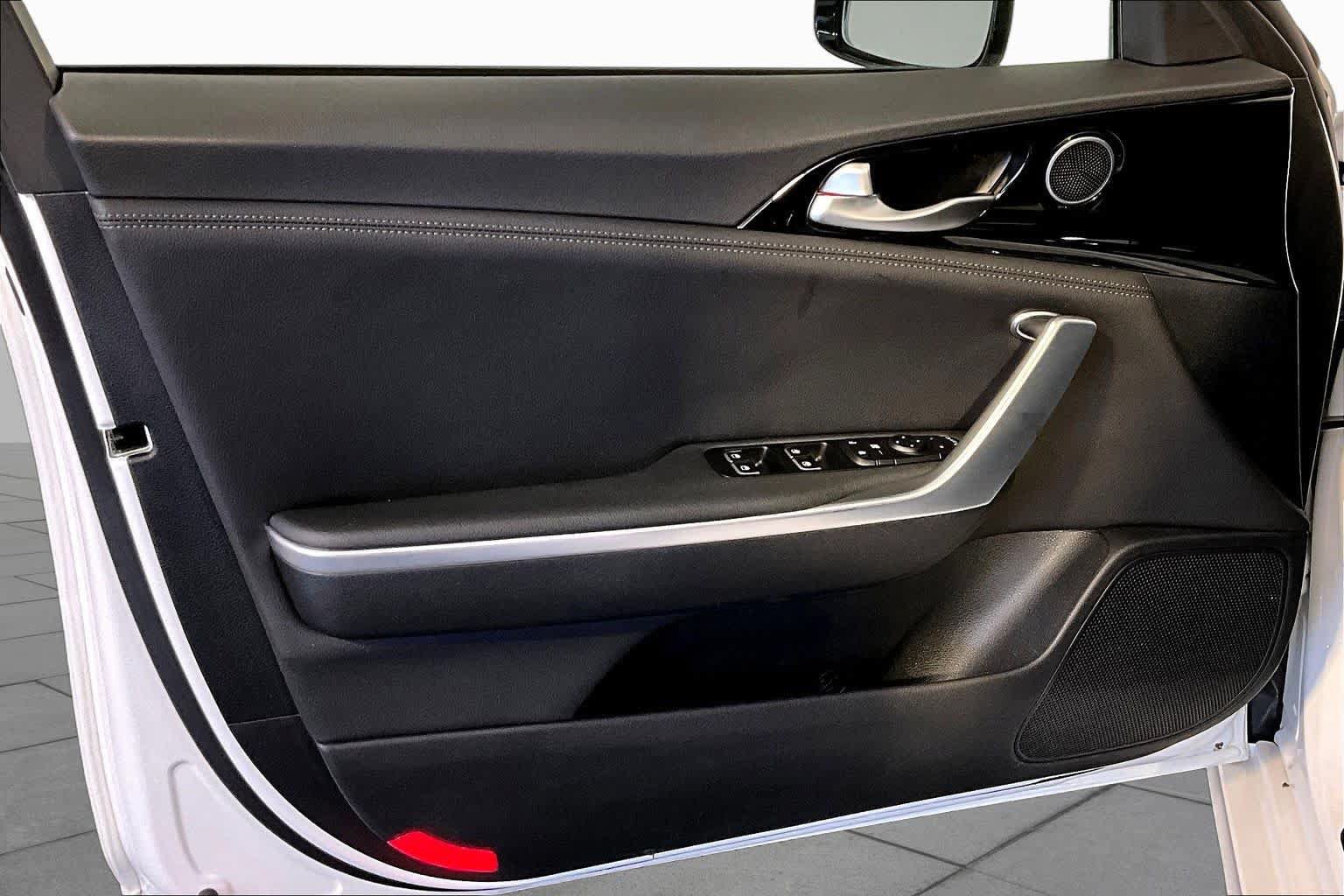 Used 2019 Kia Stinger RWD image 21