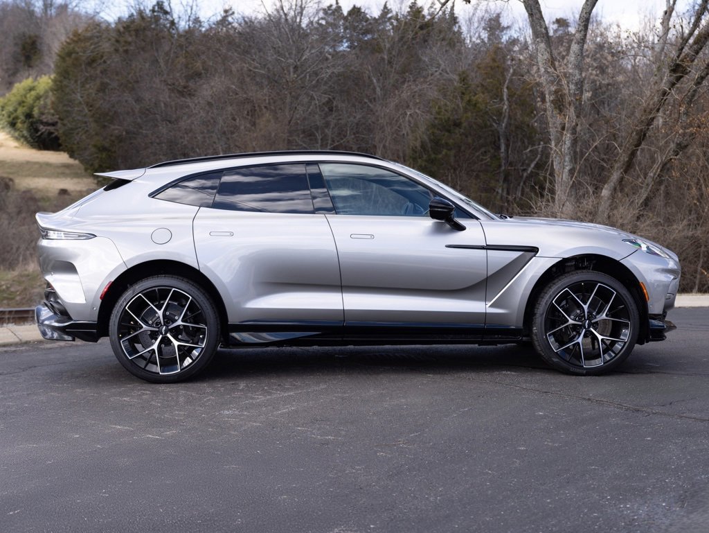 New 2025 Aston Martin DBX 707 image 10