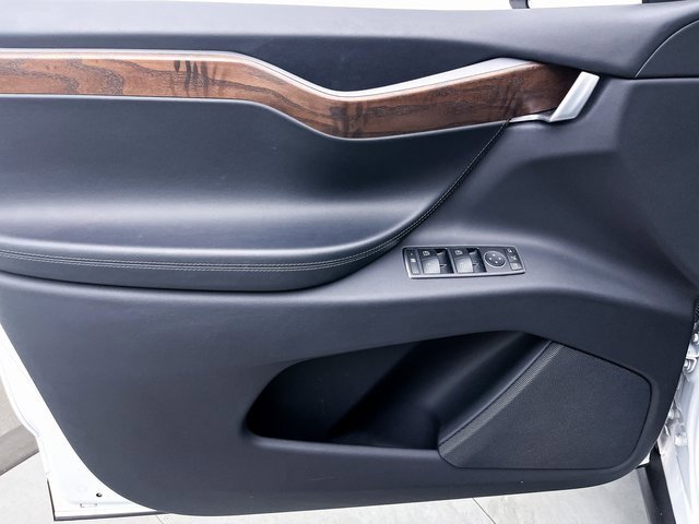 Used 2021 Tesla Model X Long Range image 18