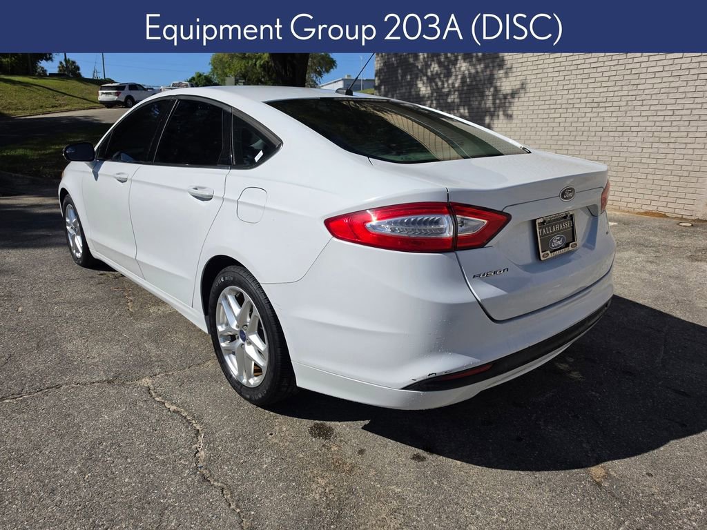 Used 2013 Ford Fusion SE FWD image 2