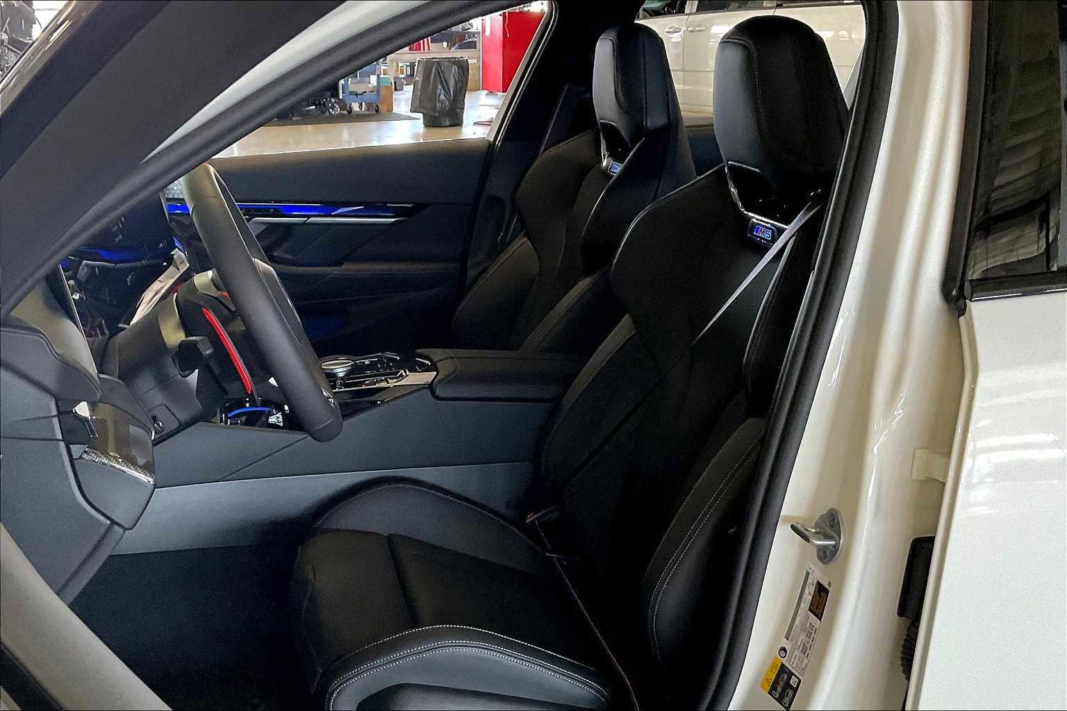 New 2026 BMW M5 w/ Carbon Package image 9