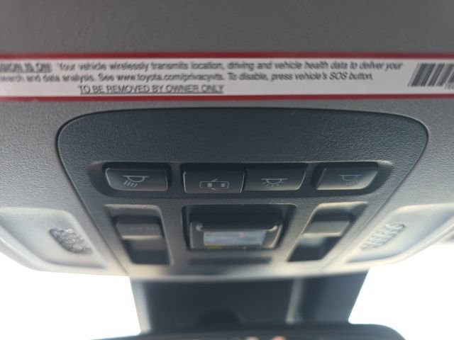 Used 2020 Toyota Camry SE w/ Sunroof Package FWD image 24