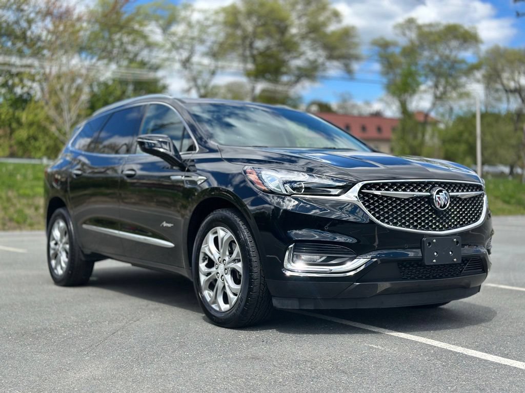 Used 2018 Buick Enclave Avenir w/ Avenir Technology Package AWD/4WD image 9