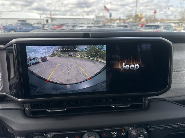 Used 2025 Jeep Wrangler Sahara w/ Safety Group image 21