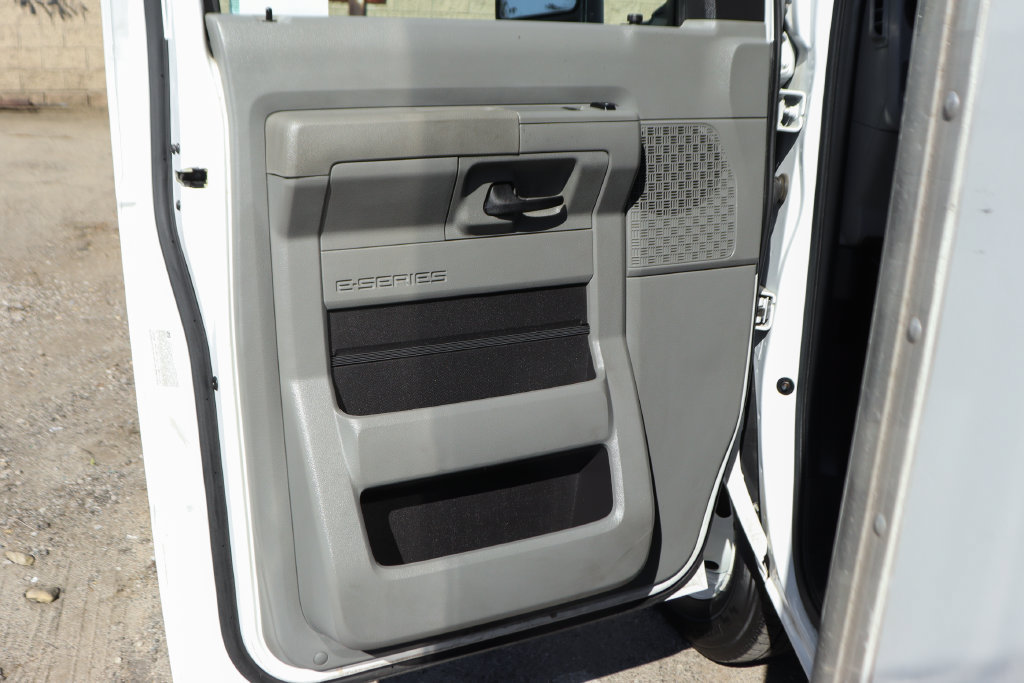 Used 2022 Ford E-450 and Econoline 450 Super Duty w/ Power Windows & Locks Group RWD image 13