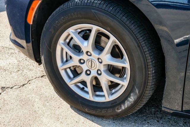 Used 2021 Chrysler Pacifica Touring-L FWD image 59