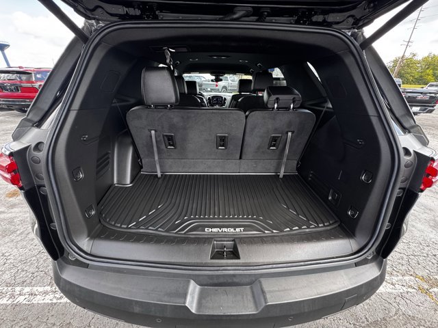 Used 2022 Chevrolet Traverse LT image 9