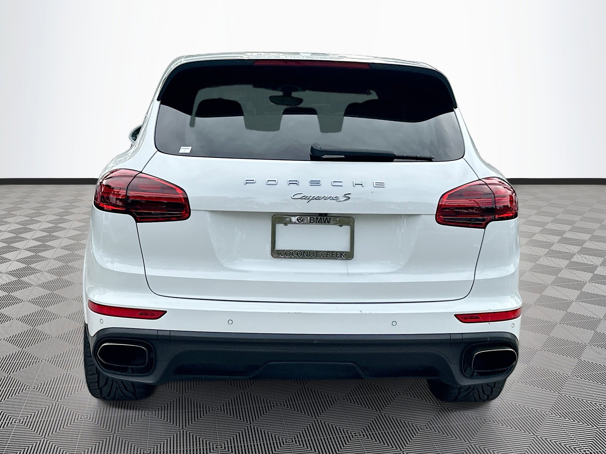 Used 2017 Porsche Cayenne Platinum Edition image 6