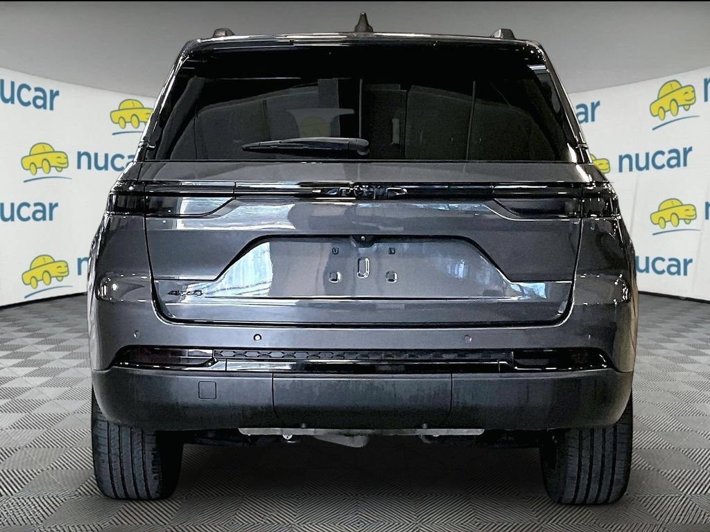 Used 2023 Jeep Grand Cherokee Altitude AWD/4WD image 5