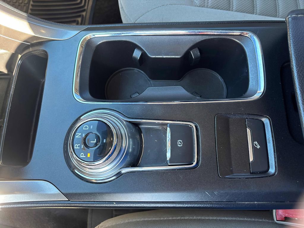 Used 2017 Ford Fusion SE w/ Fusion SE Technology Package image 21