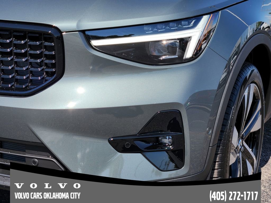 New 2026 Volvo XC40 B4 Plus w/ Protection Package Premier image 8