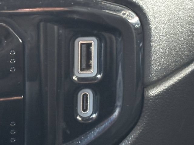 Used 2024 Chevrolet Silverado 2500 LTZ AWD/4WD image 7