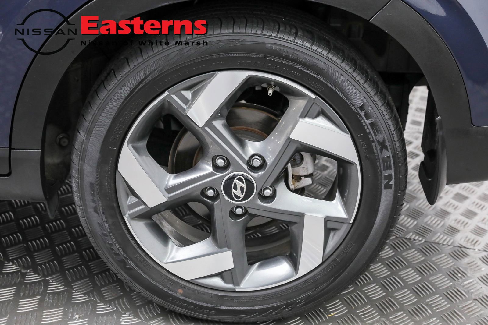 Used 2023 Hyundai Venue Limited image 50