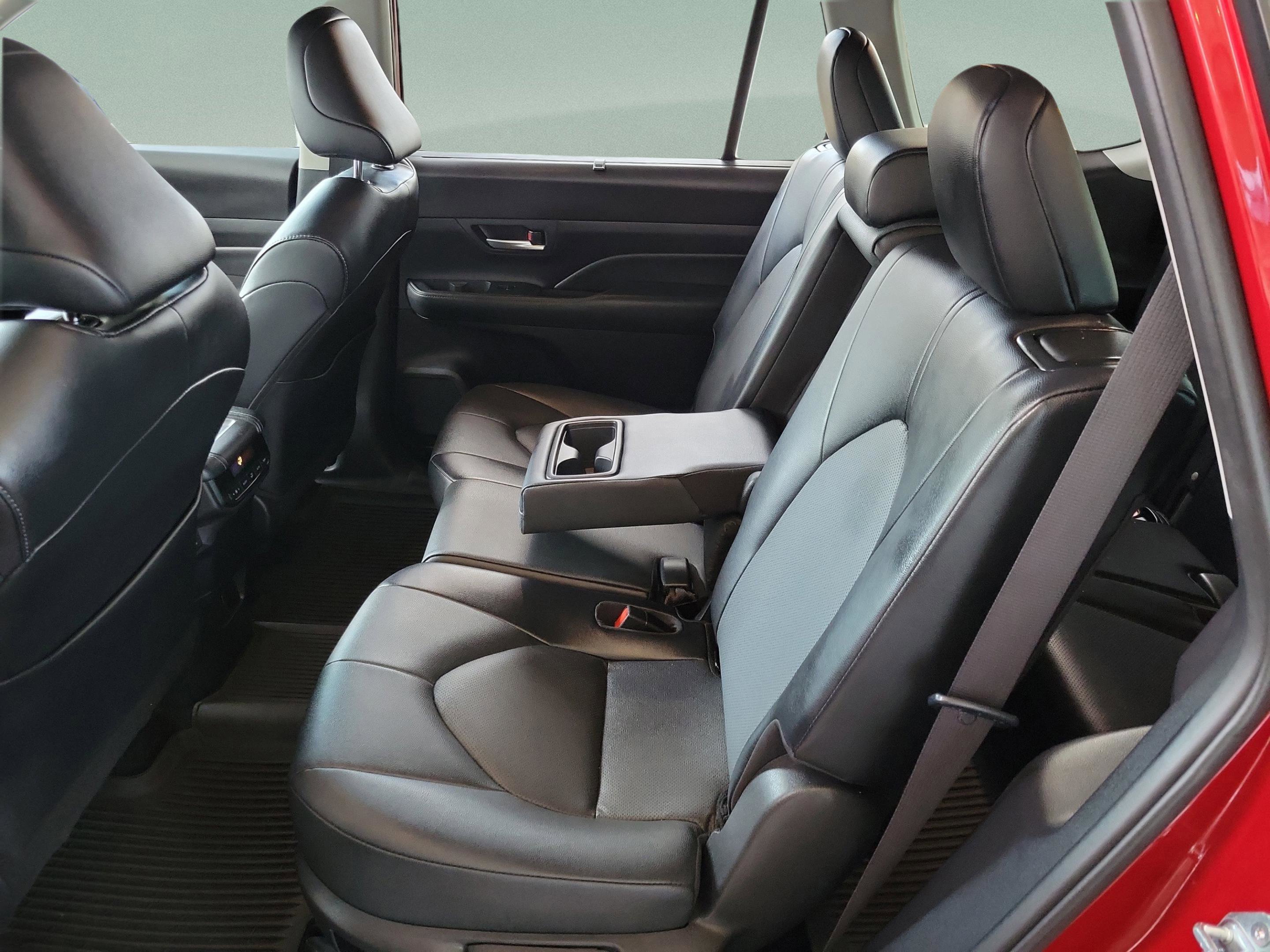 Certified 2024 Toyota Grand Highlander XLE image 25