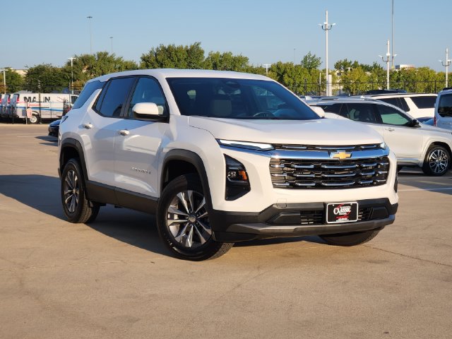 Used 2026 Chevrolet Equinox LT FWD image 2