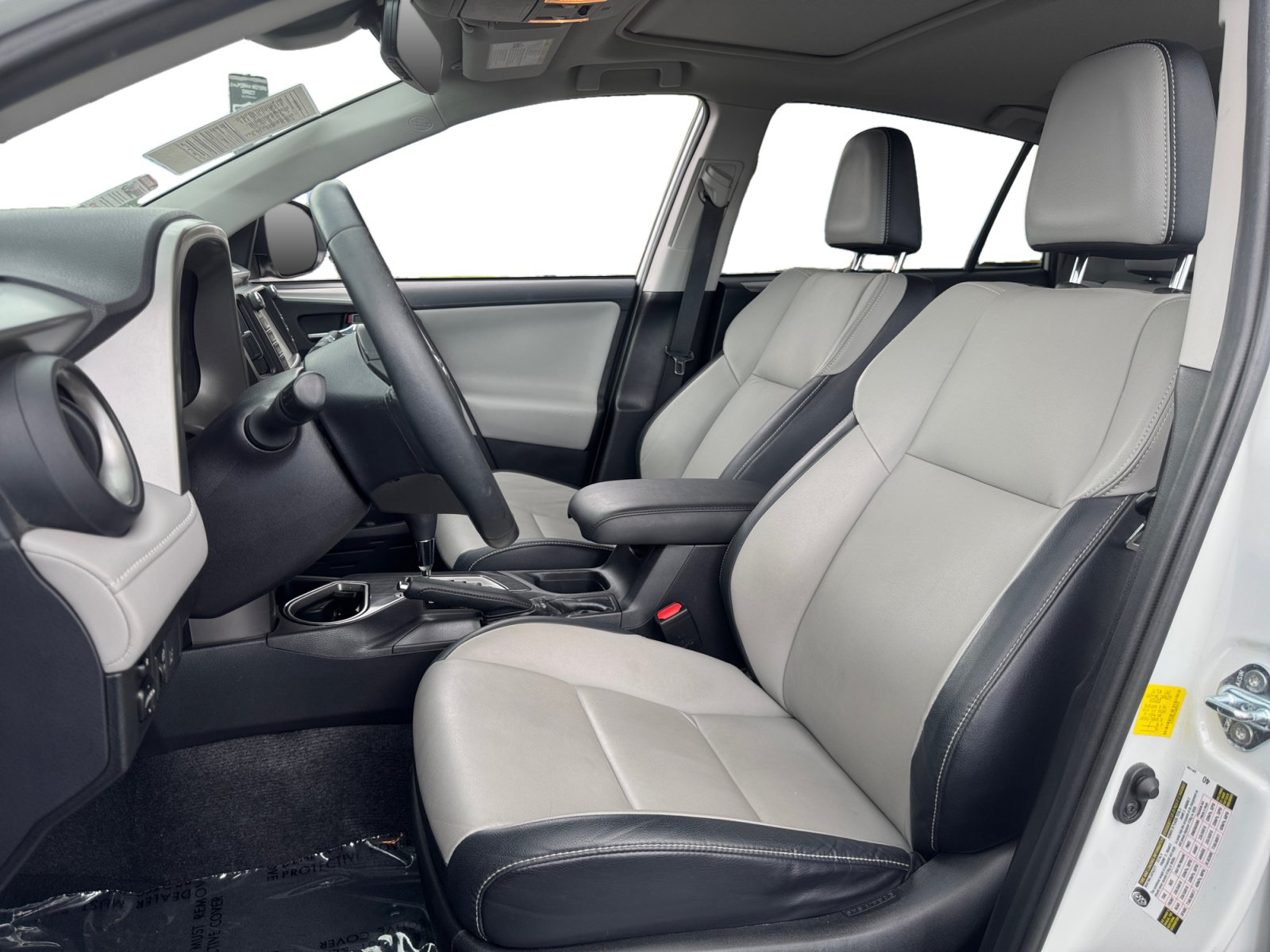 Used 2016 Toyota RAV4 Limited FWD image 9