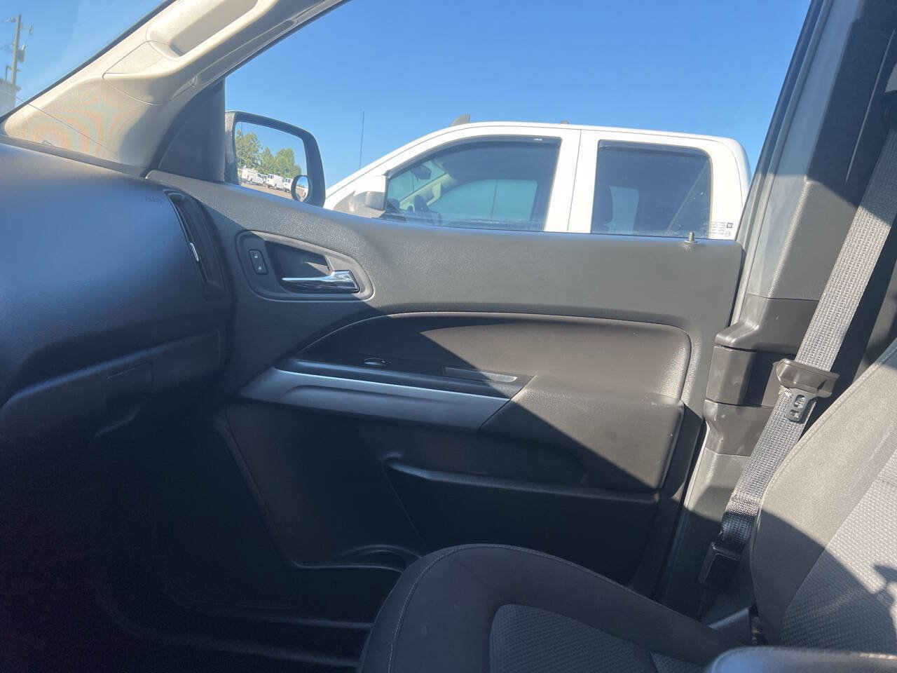 Used 2022 Chevrolet Colorado LT w/ Fleet Safety Package RWD image 26