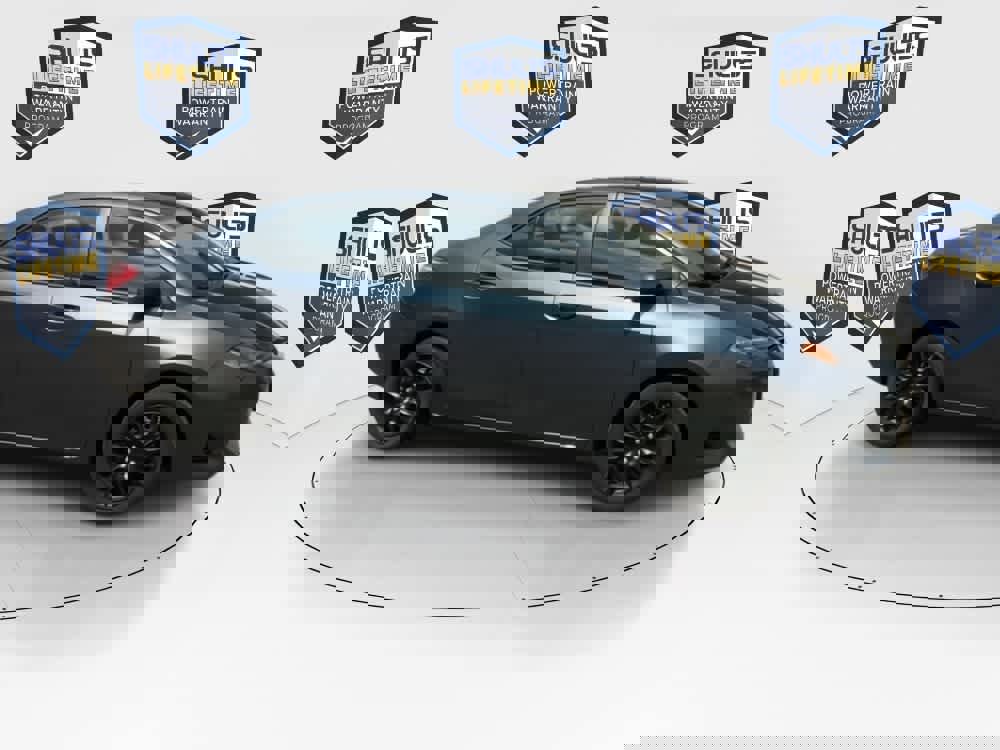 Used 2018 Toyota Corolla LE image 2