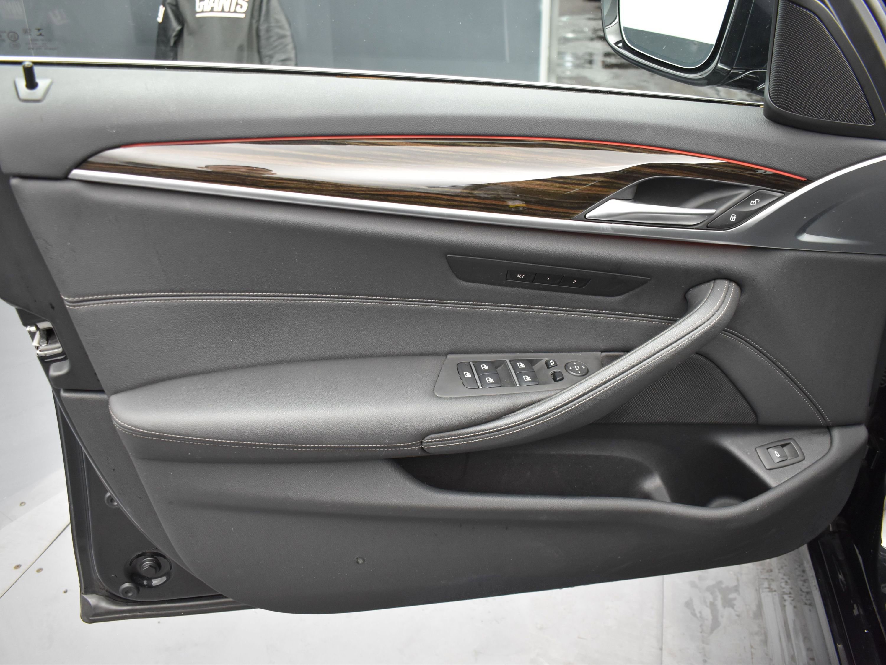 Used 2023 BMW 530i xDrive w/ Convenience Package image 9