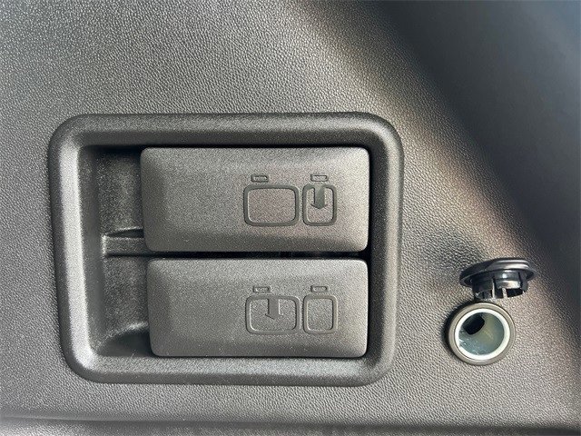 Used 2023 GMC Terrain SLE image 17