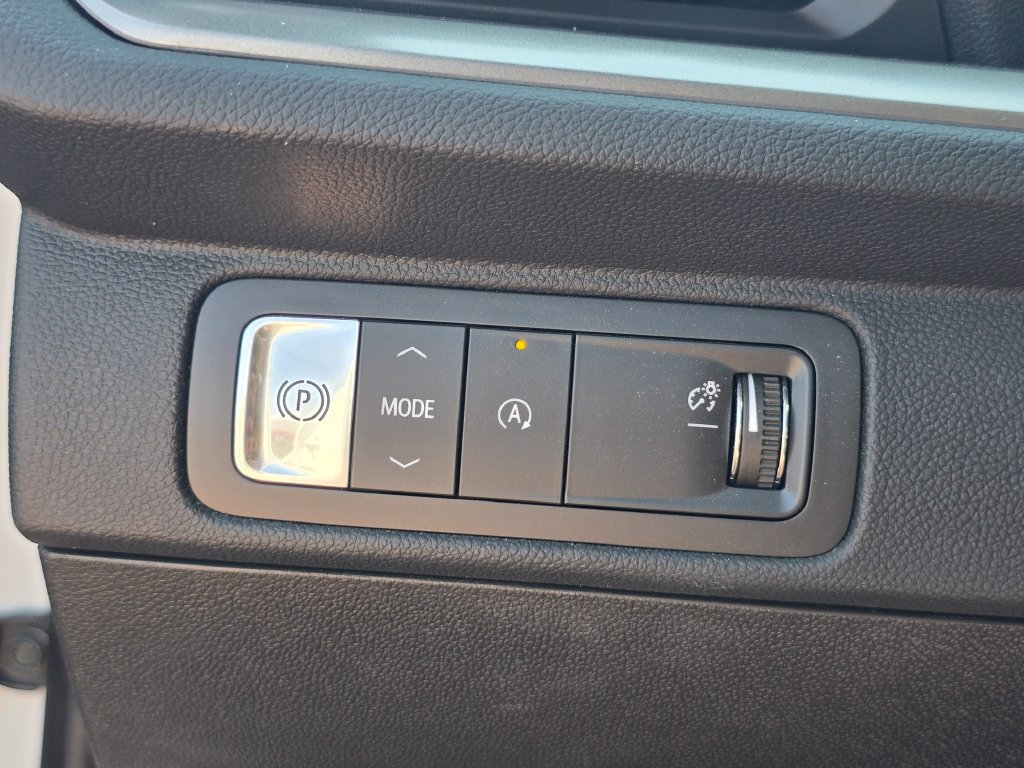 Used 2026 Chevrolet Traverse LT FWD image 33