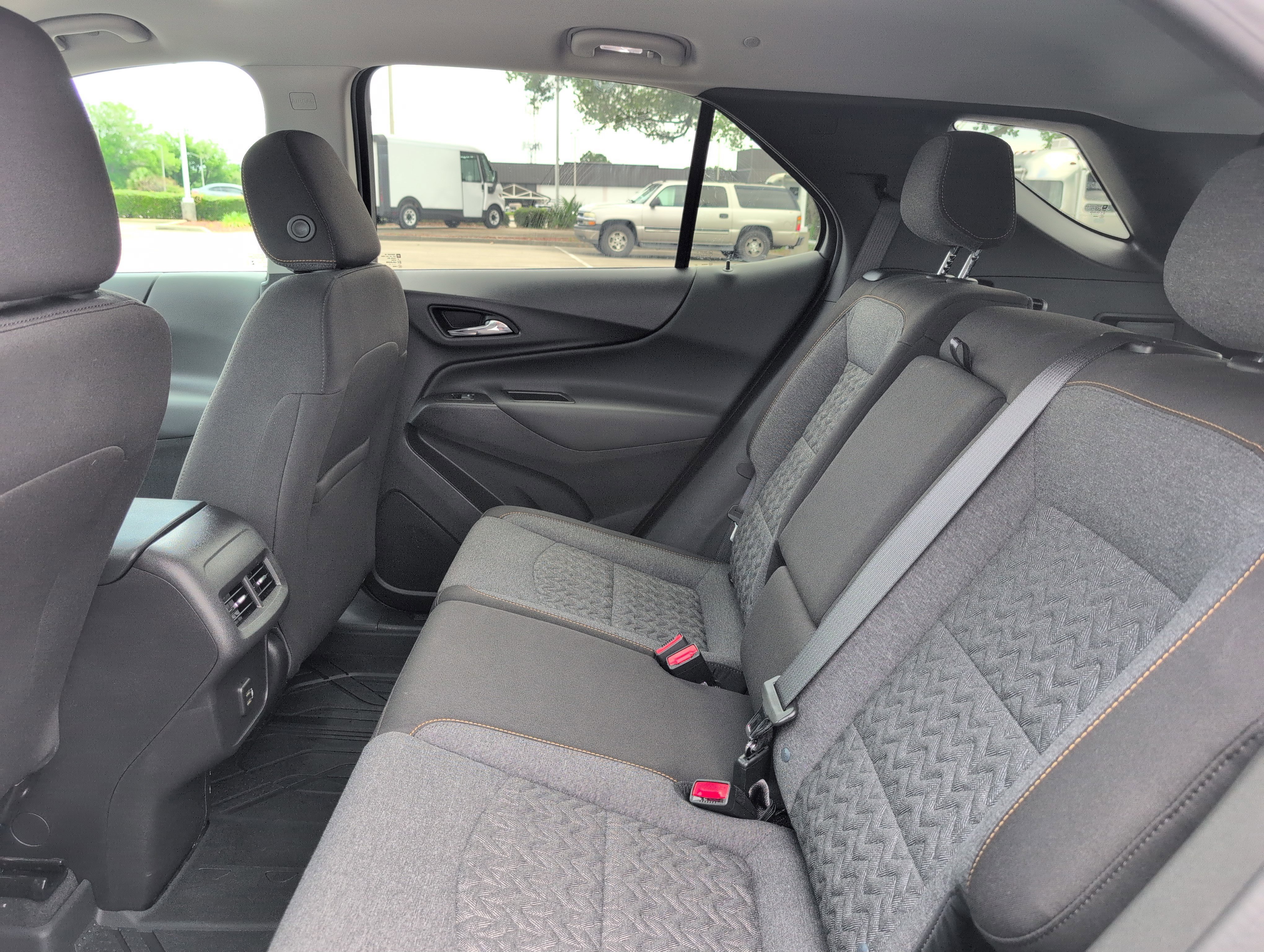 Used 2024 Chevrolet Equinox LT w/ LPO, Floor Liner Package FWD image 31