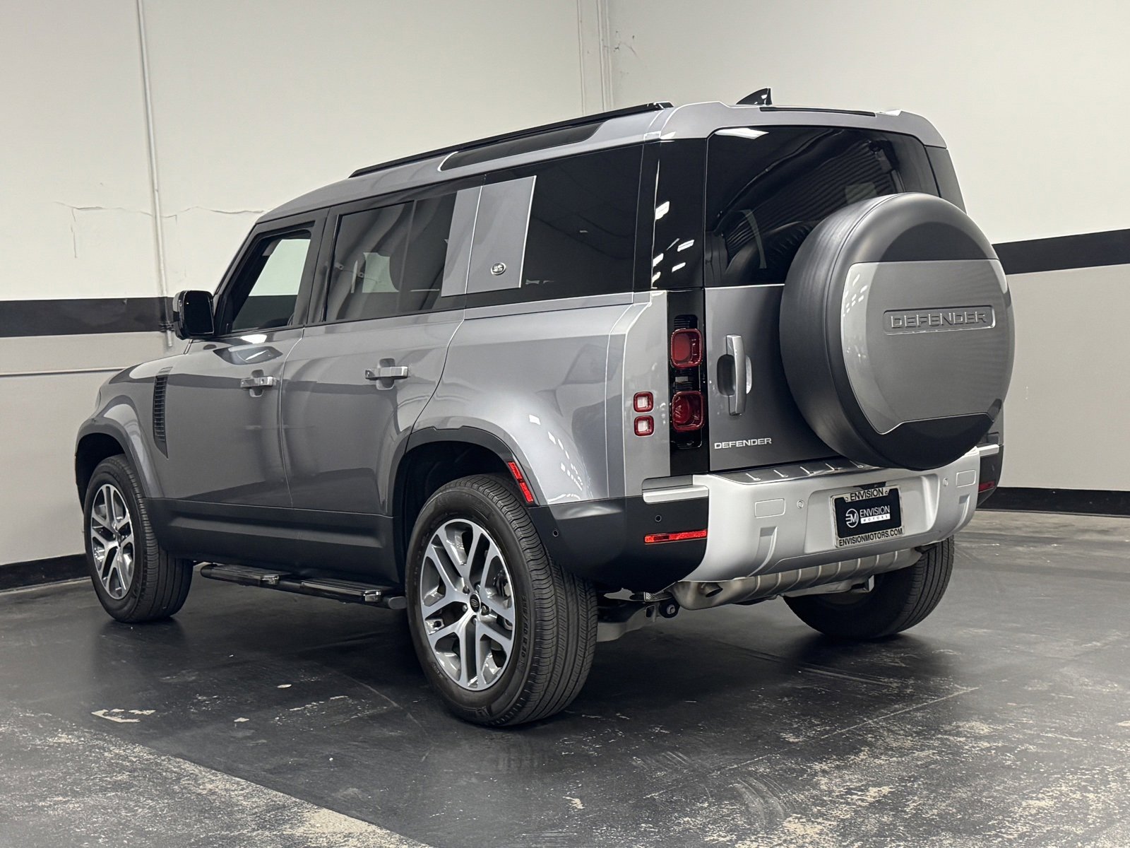 Used 2023 Land Rover Defender 110 S image 11