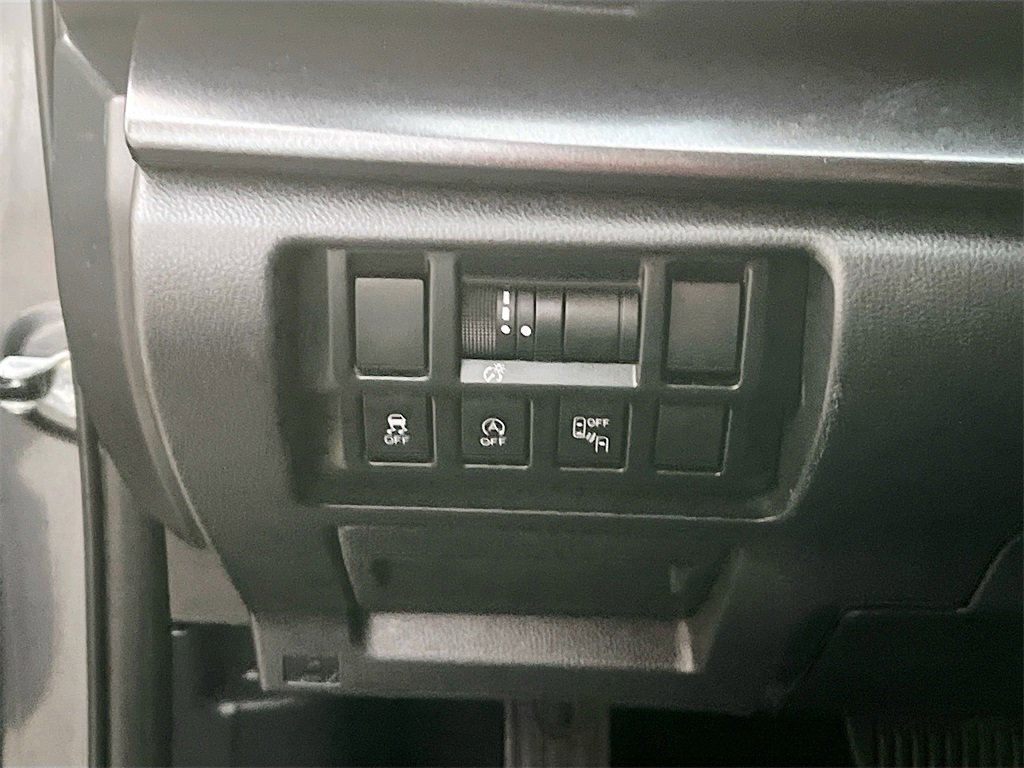 Used 2022 Subaru Crosstrek 2.5i Sport w/ Moonroof Package image 10