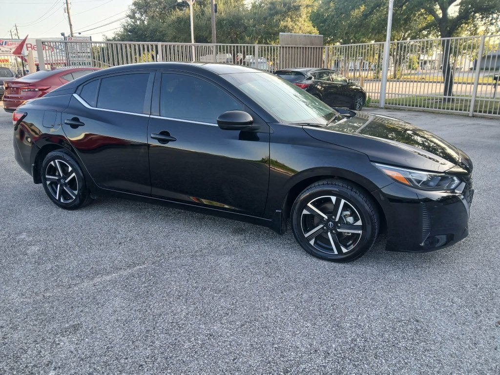Used 2024 Nissan Sentra SV FWD image 3